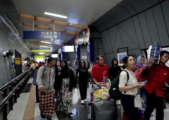 Dua Hari Pasca Lebaran, Penumpang KA di Daop 2 Bandung Masih Membludak