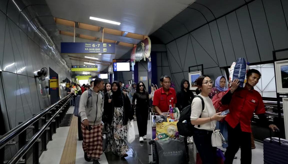 Dua Hari Pasca Lebaran, Penumpang KA di Daop 2 Bandung Masih Membludak
