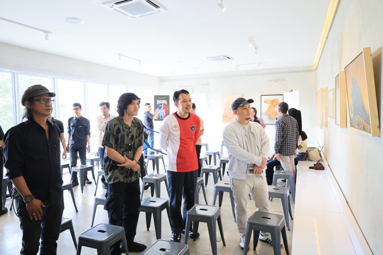 Puluhan Lukisan Hiasi Kopi Rona Serang, Wawali Agis Dukung Pengembangan Seni Budaya Lokal