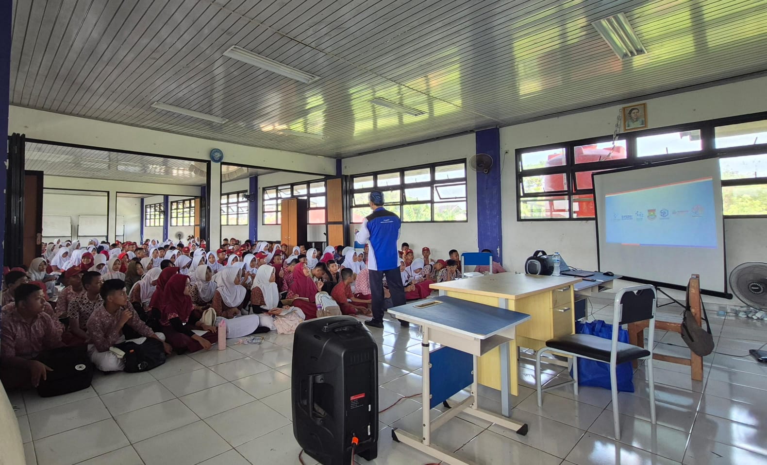 MPLS SMPN 7 Pasarkemis Hadirkan Relawan TIK, Siswa Dibekali Literasi Digital dan Etika Digital
