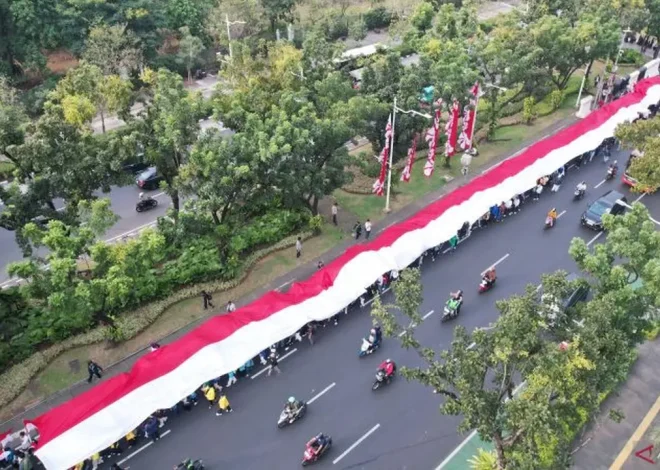 Kirab Merah Putih HUT RI ke-81 Meriah, Ribuan Pemuda Serukan Persatuan dan Lawan Provokasi